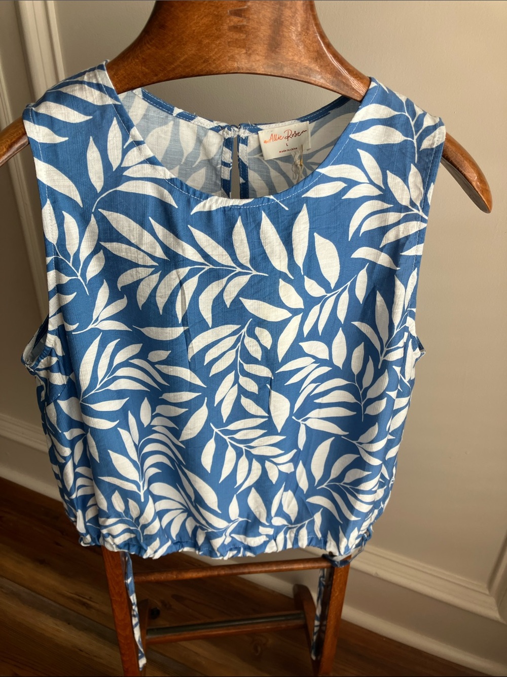 Allie Rose Blue and White Leaf-Print Sleeveless Top